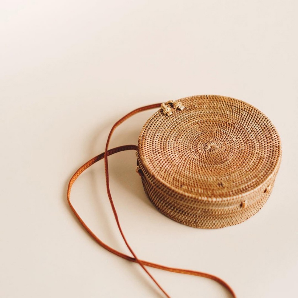 LAST ONE! Circle Rattan Crossbody Bag - Picture 2 of 6